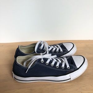 Converse women’s blue low top shoes size 8